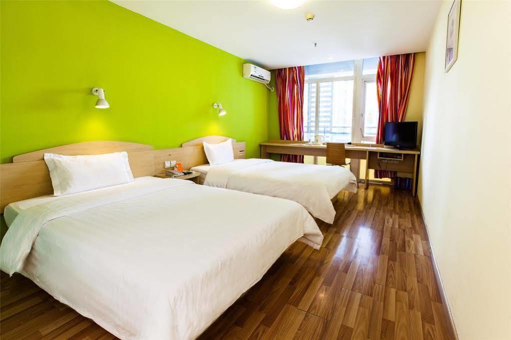 7 Days Inn Shanghai Xujiahui Caobao Road Subway Station Branch Xuhui Экстерьер фото