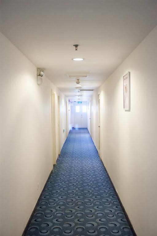 7 Days Inn Shanghai Xujiahui Caobao Road Subway Station Branch Xuhui Экстерьер фото
